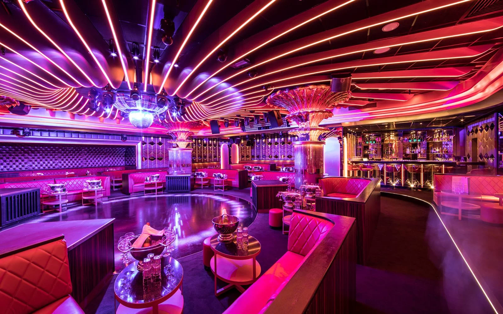 Les Caves du Roy nightclub luxury yacht charter in Mediterranean french riviera-sunset destination